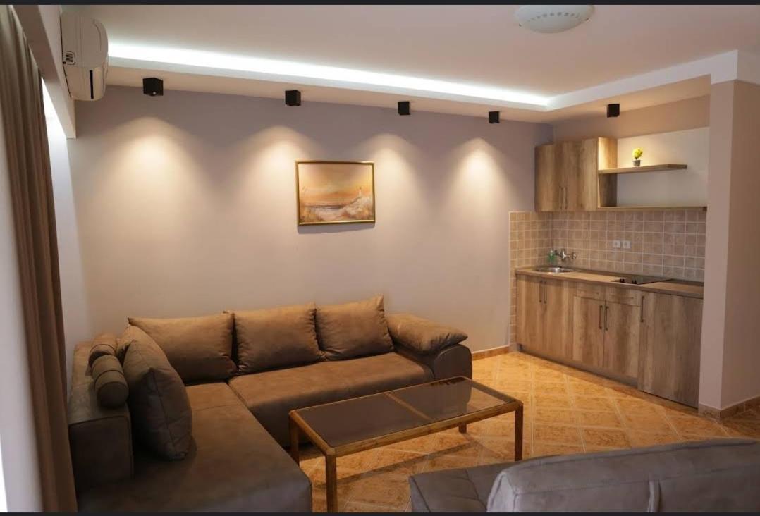 Hotel Comfort Ulcinj Exterior photo