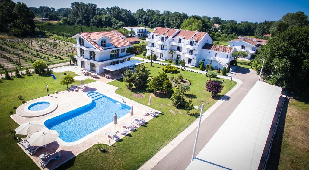 Hotel Comfort Ulcinj Exterior photo
